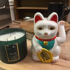 Ceramic Lucky Cat Figurine (Maneki-neko)